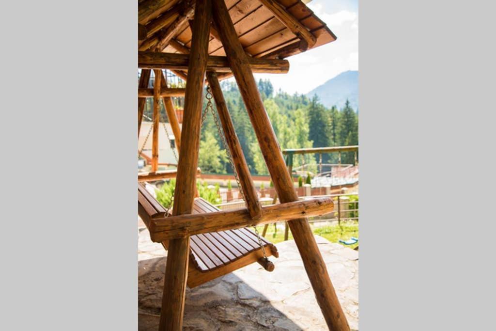 Charming Villa In A Private Mountain Resort Brașov Exterior foto
